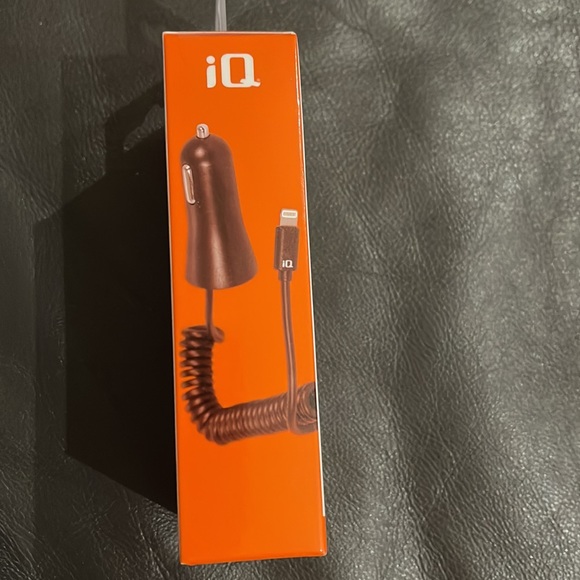 NWT - Car phone charger - Picture 2 of 5